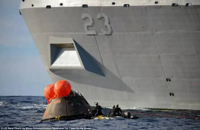 orion splashdown 5