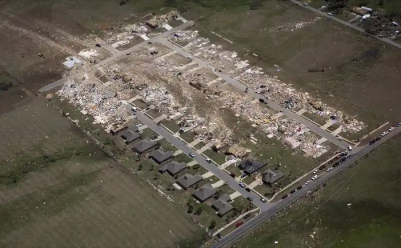 paese devastato dal tornado