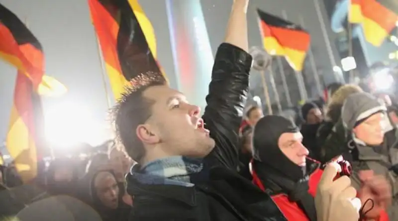 pegida manifestazione anti islam a dresda 7