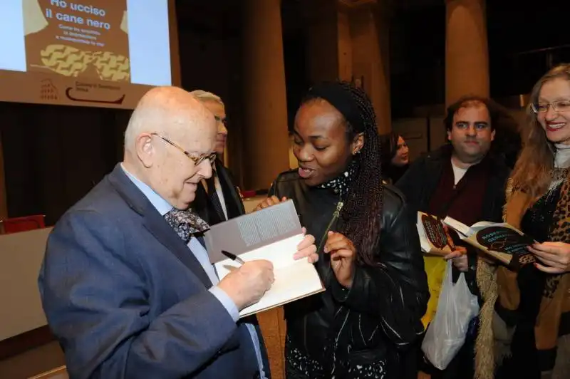 roberto gervaso autografa il libro