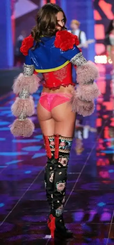 victoria's secret fashion show 68