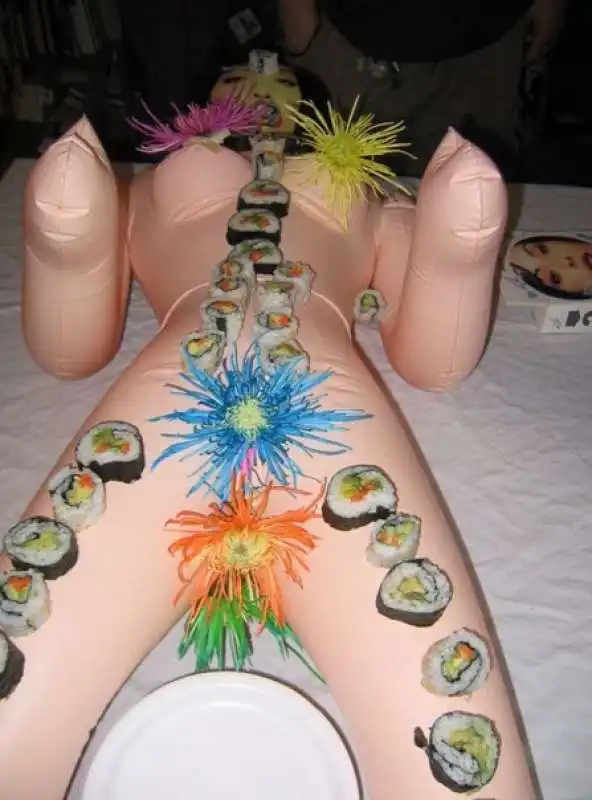 bambola nyotaimori