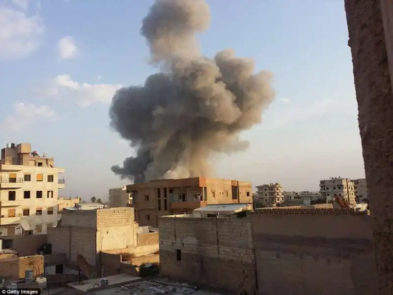 bomba a raqqa