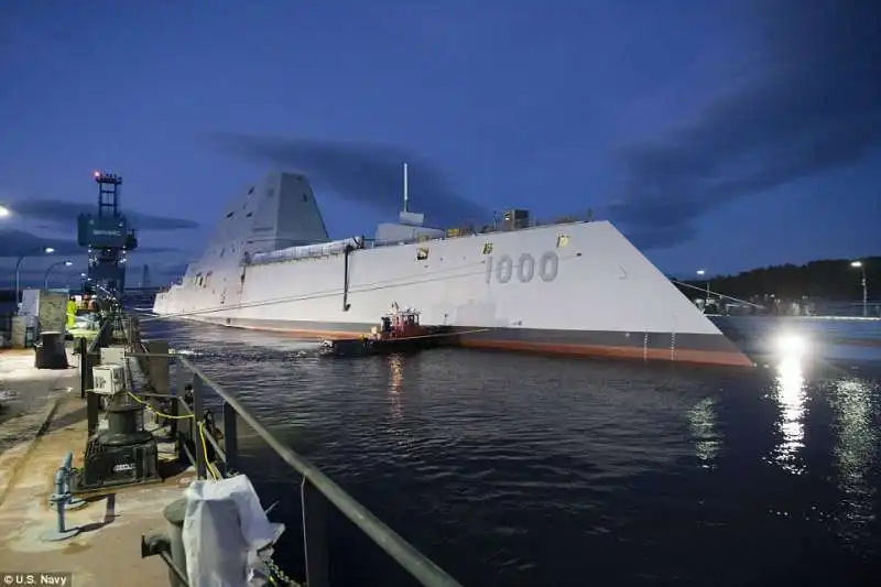 cacciatorpediniere uss zumwalt 10