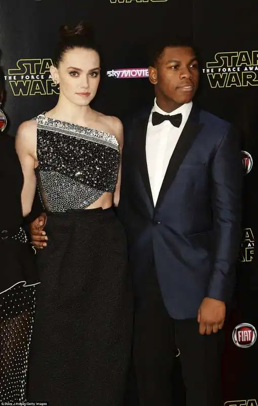 daisy ridley e john boyega