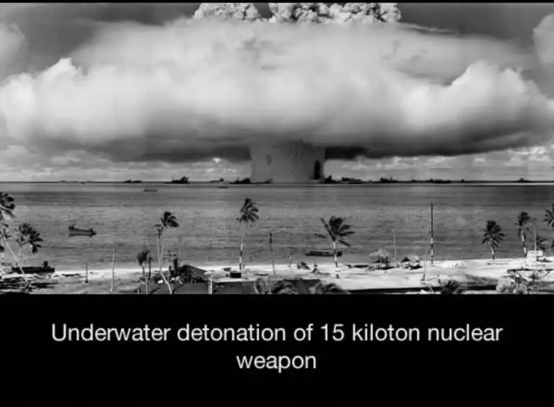 esplosione sott acqua di un arma nucleare