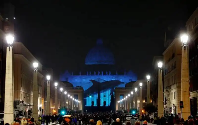 giubileo   giochi di luce a san pietro   4