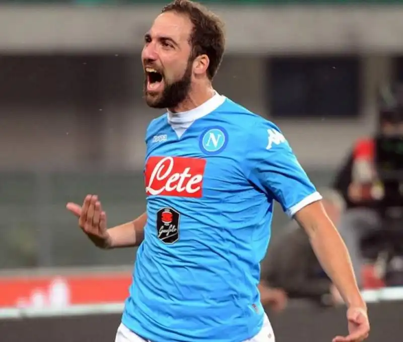 gonzalo higuain  6