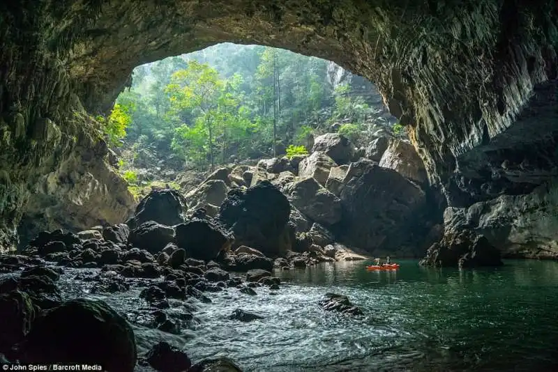 grotta nel laos