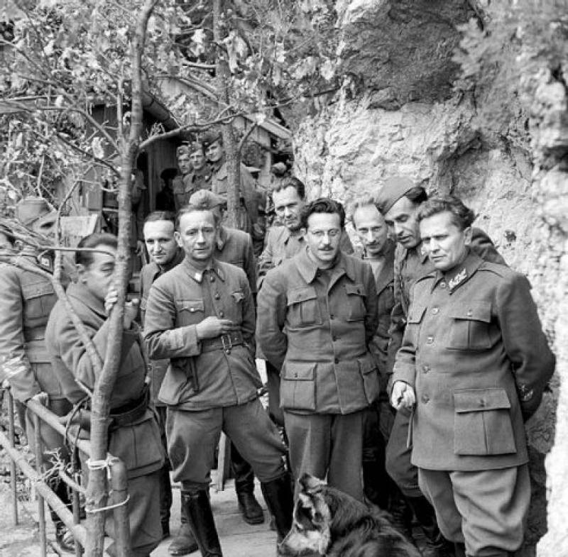 IL MARESCIALLO TITO E I PARTIGIANI JUGOSLAVI NEL 1944