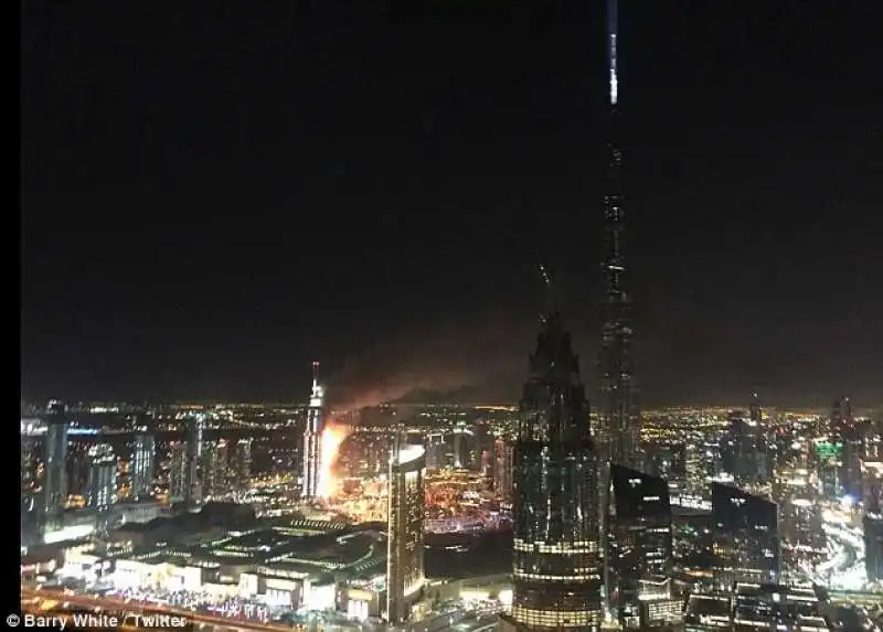 incendio all'hotel Address Downtown, un palazzo del centro di Dubai 