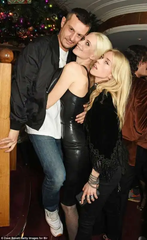 jonathan saunders con poppy delevingne e mary charteris