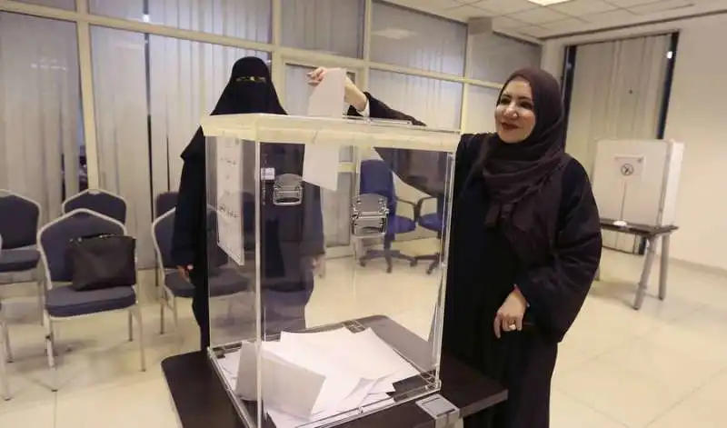 le donne saudite votano per la prima volta