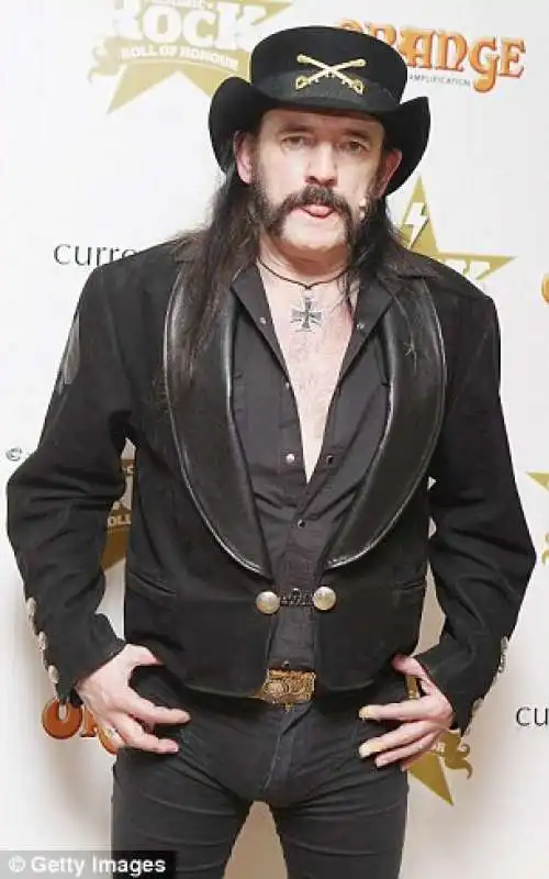 lemmy fu espulso da scuola a 15 anni per aver picchiato una prof