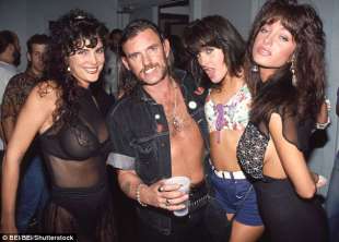 lemmy kilmister party con fan