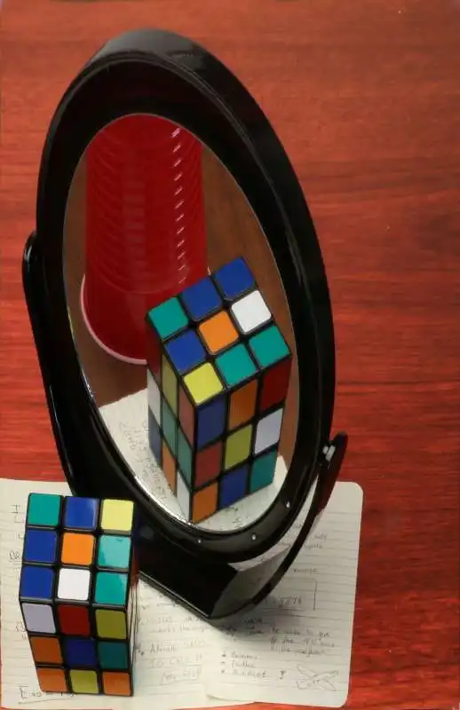 lo specchio e il cubo di rubik