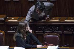 Maria Elena Boschi in Aula salutata da Bonifazi