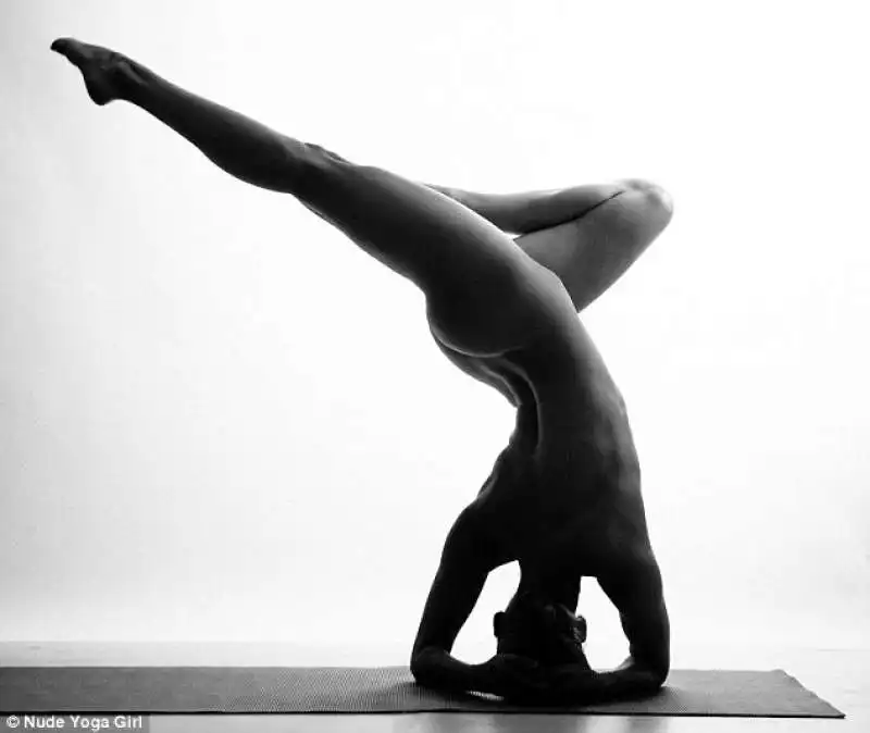 nude yoga girl   10