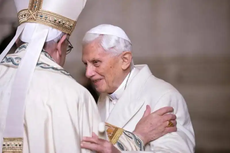 papa francesco e benedetto xvi