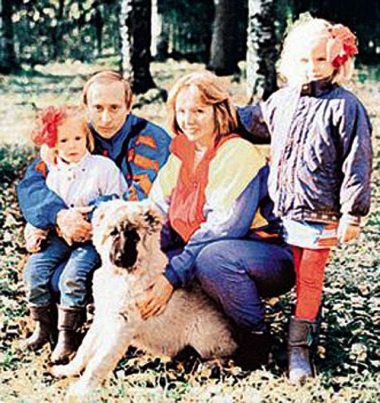 putin con moglie ludmila e figlie maria e ekaterina