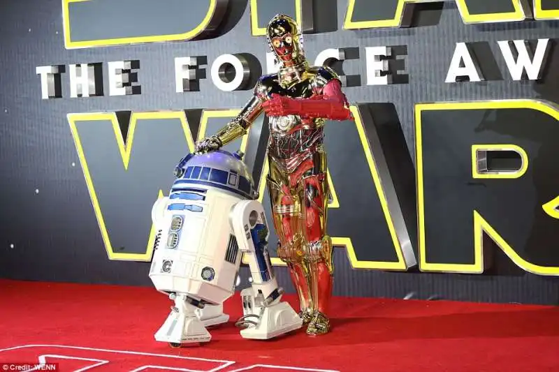 r2 d2 e c3po