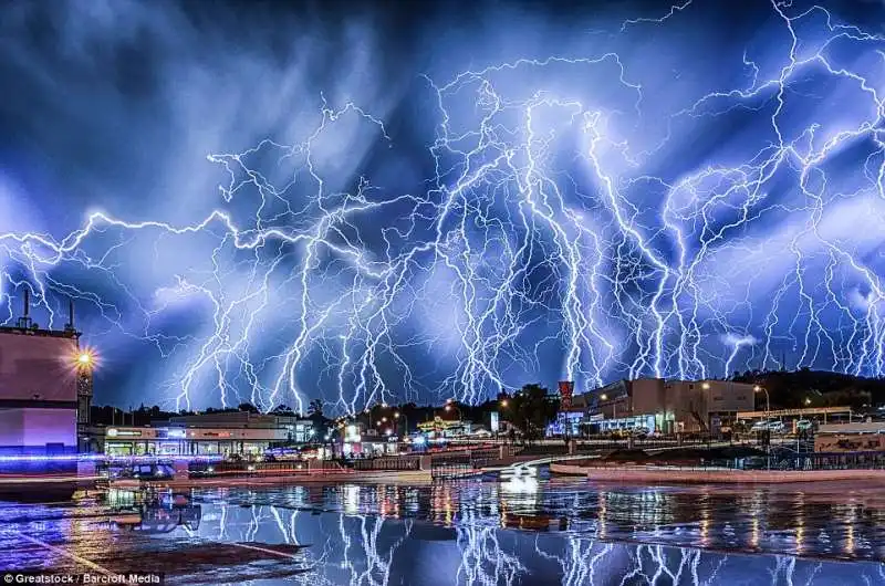 tempesta di fulmini a johannesburg   sud africa