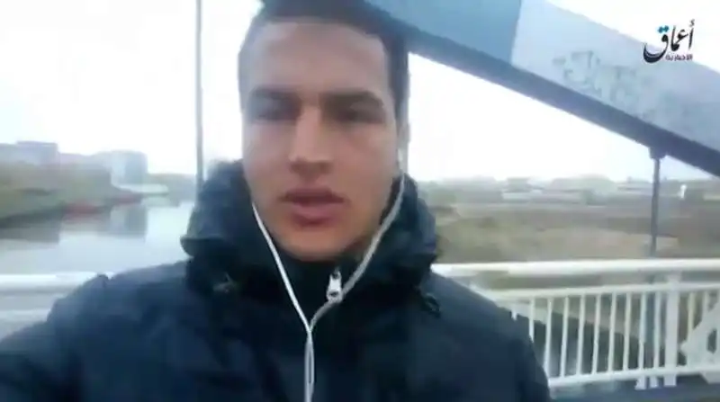 anis amri dopo l attentato a berlino  3