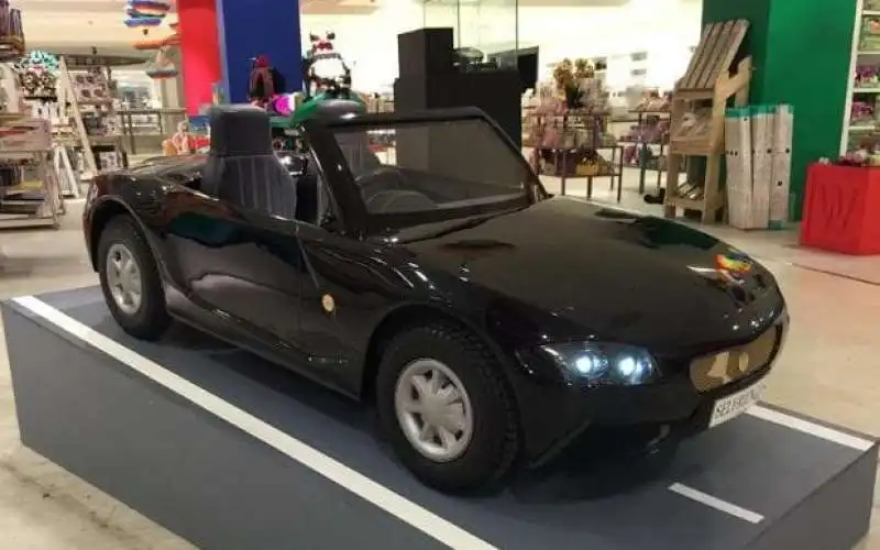 atom car per bambini ricchi