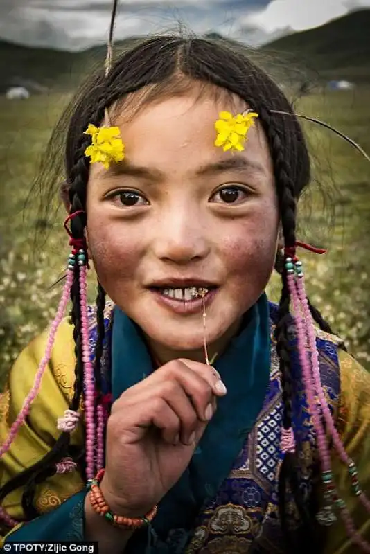 bimba al confine fra sichuan e tibet