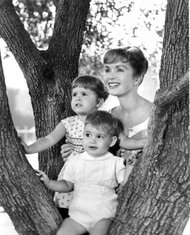 DEBBIE REYNOLDS 1