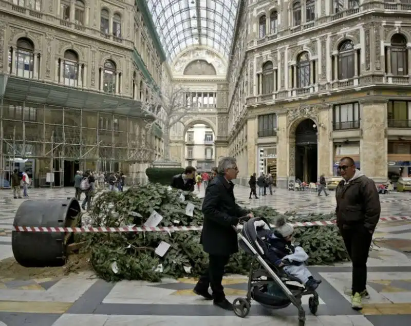 GALLERIA UMBERTO NAPOLI 2 ALBERO DI NATALE