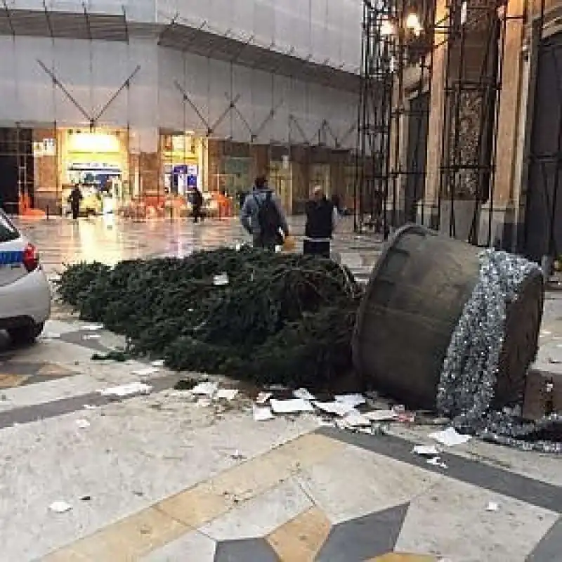 GALLERIA UMBERTO - NAPOLI ALBERO DI NATALE