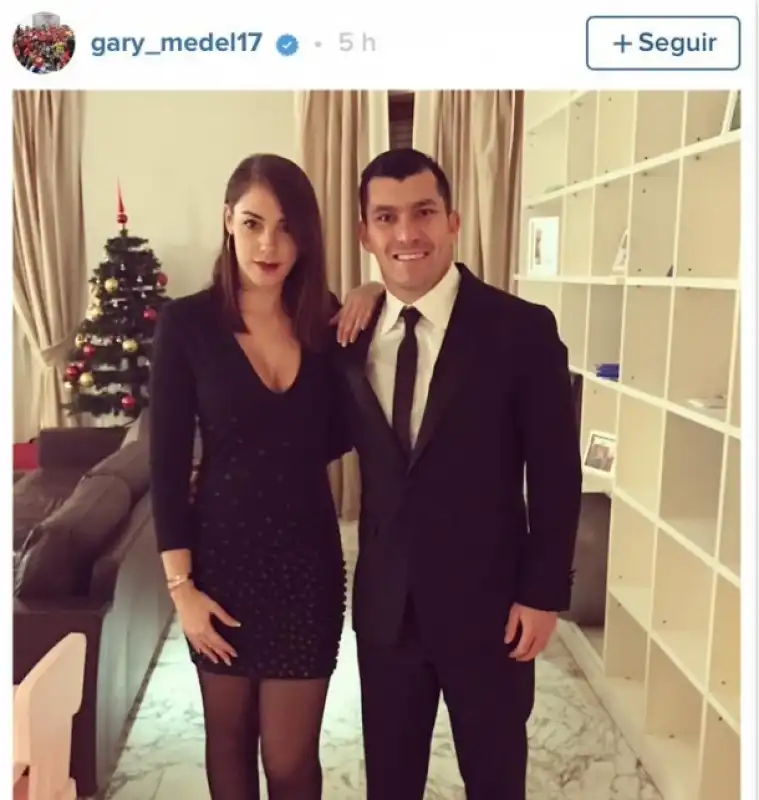 GARY MEDEL CON LA MOGLIE