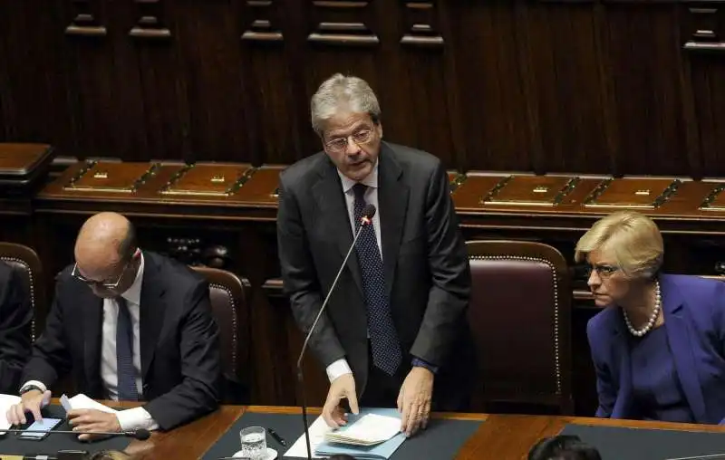 GENTILONI CHIEDE LA FIDUCIA  ALLA CAMERA