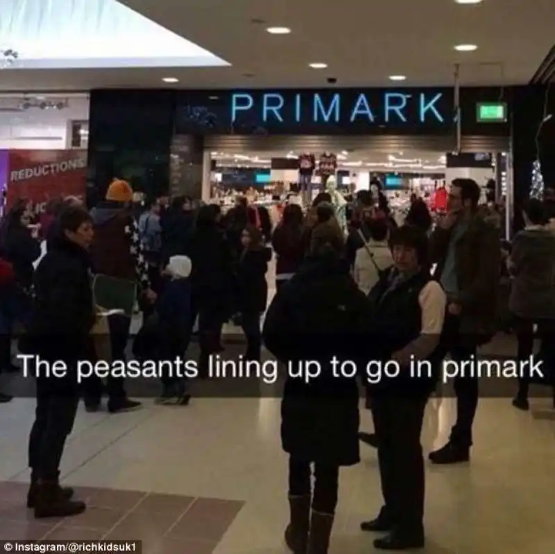 i contadini davanti a primark