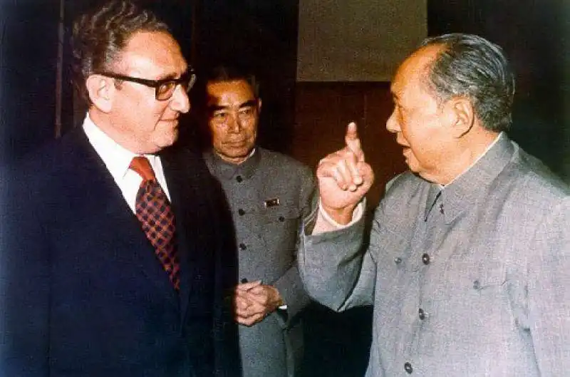 KISSINGER E MAO