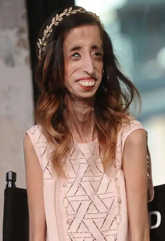 LIZZIE  VELASQUEZ