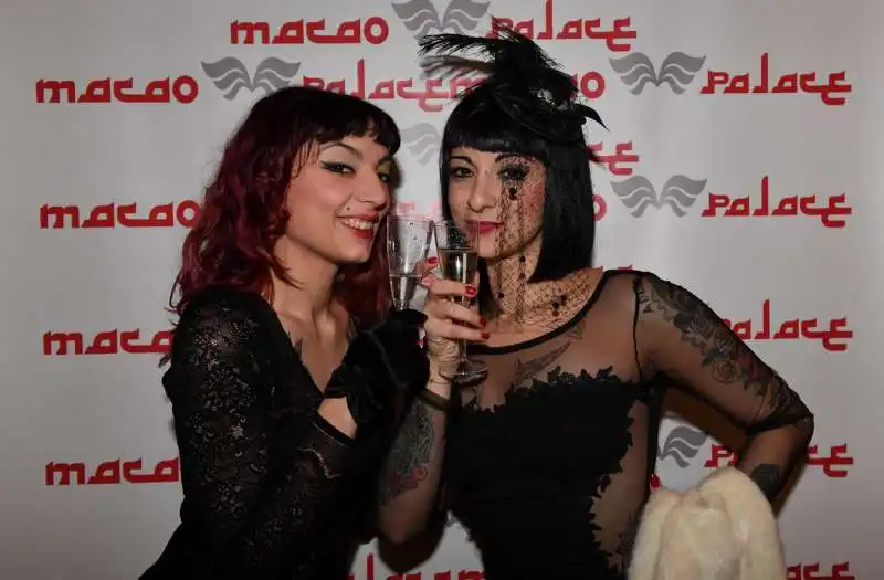 mad cat e imi silly noir artiste del burlesque