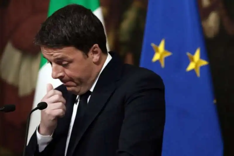 MATTEO RENZI DURANTE LE DIMISSIONI   