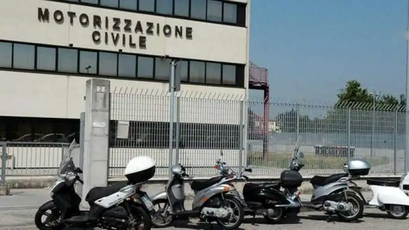 MOTORIZZAZIONE CIVILE DI NAPOLI  