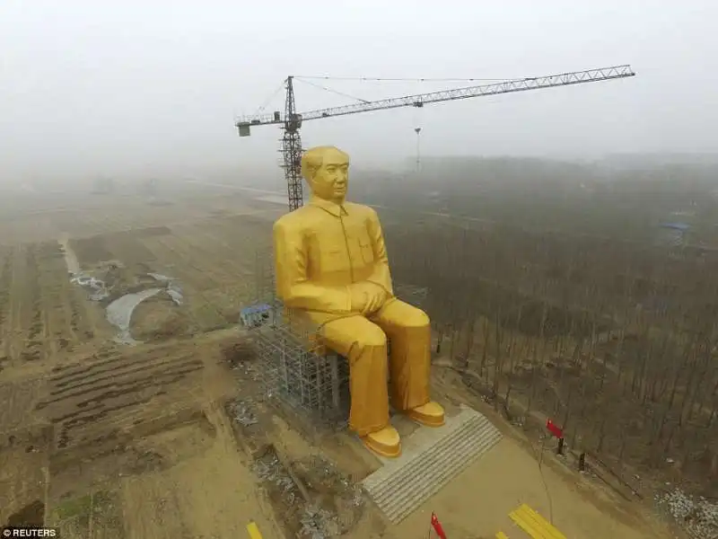 nuova statua di mao in cina