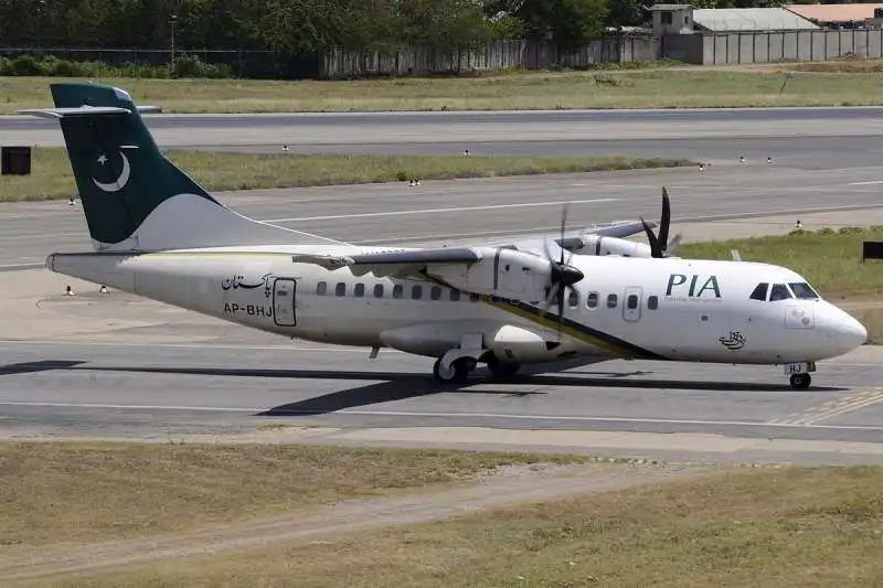 pakistan  international airlines atr 42