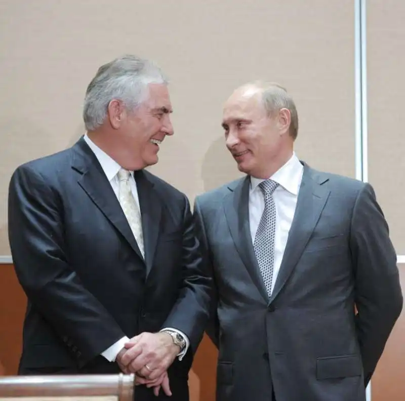 REX TILLERSON E PUTIN   