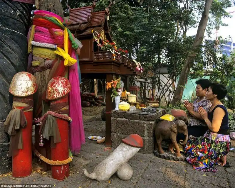 trono di chao mae tuptim