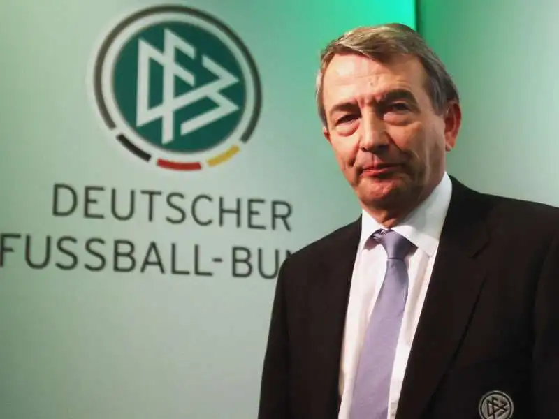 WOLFGANG NIERSBACH