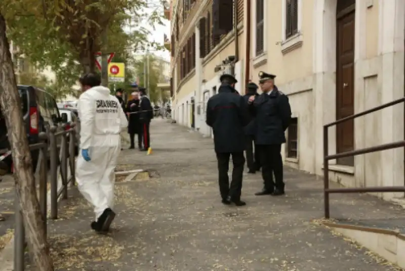 bomba roma carabinieri san giovanni