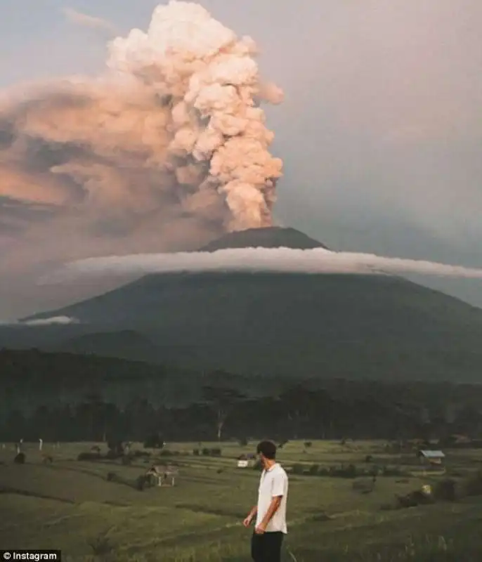 eruzione agung su instagram copia 10