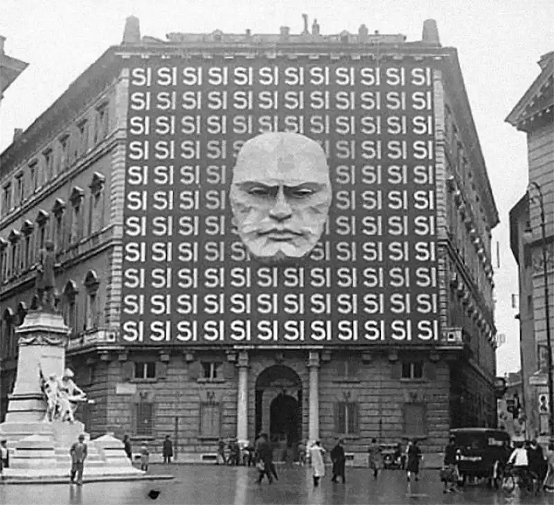 gli uffici del duce a roma   1934