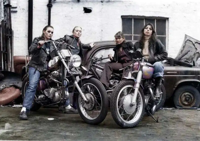 hells angels al femminile copia