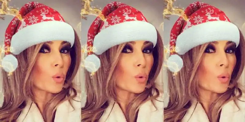 IL SELFIE DI NATALE DI MELANIA TRUMP